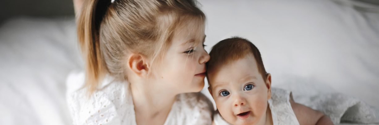 10 tips for introducing your older child to a new baby sibling