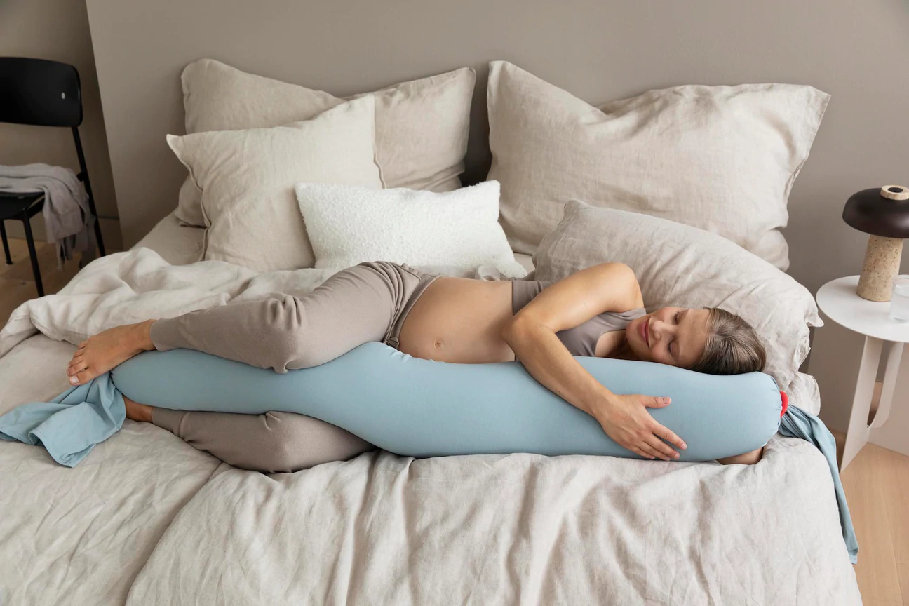 Woman sleeping with BBHUGME pillow